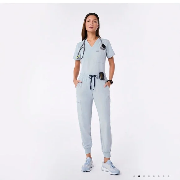 FIGS Women's Uman Relaxed Jogger Scrub Pants Dusty Blue Small, Regular - Picture 2 of 12
